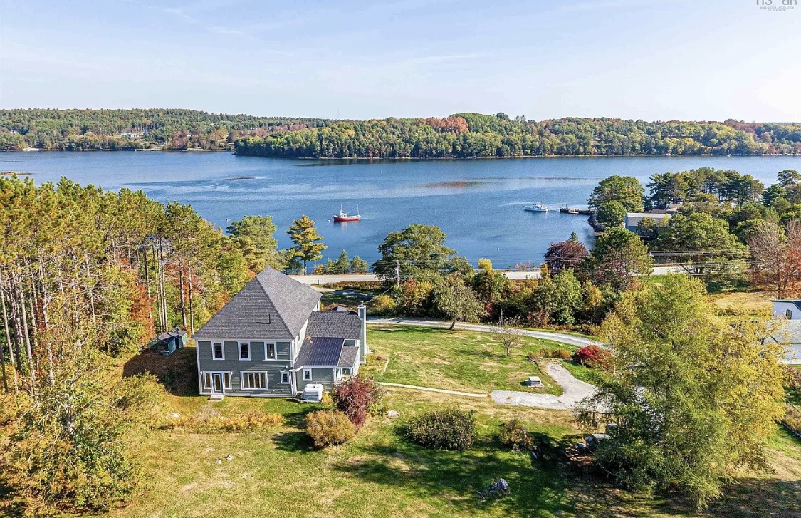 Big Family Home On the LaHave photo 1